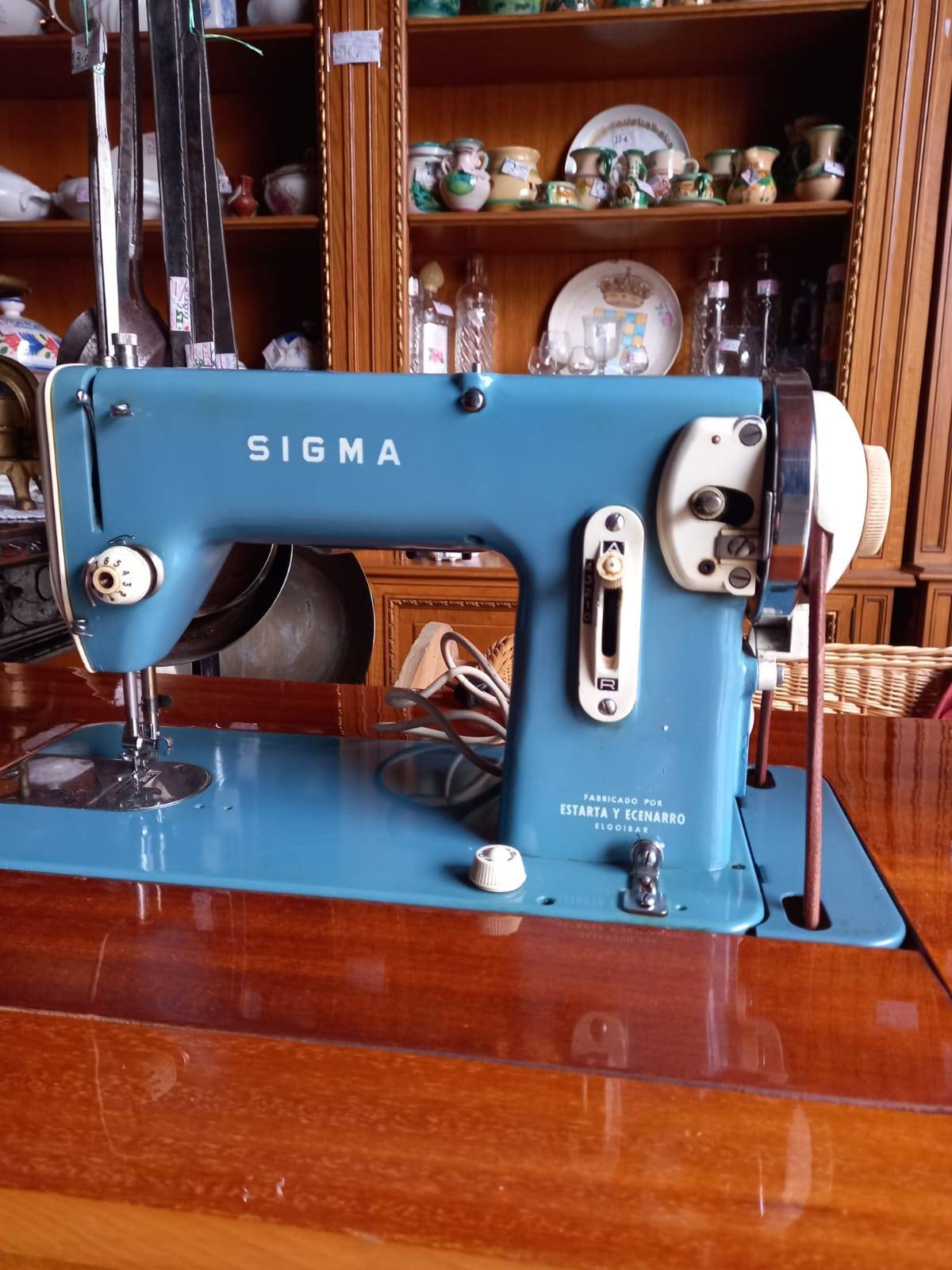 Máquina de coser Sigma antigua 3